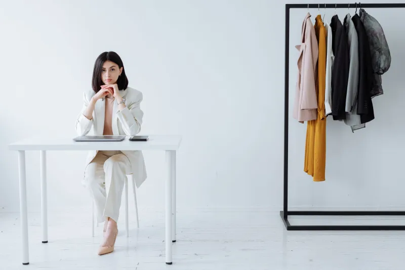 Dressed With Intention: How a Simpler Wardrobe Quietly Builds Unshakeable Confidence